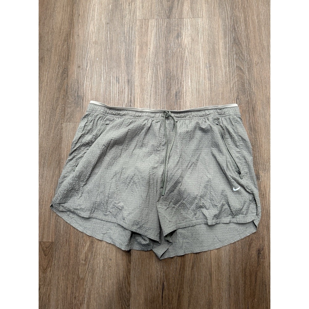 Nike‎ Women XXL Dri Fit Grey Athletic Shorts Elastic Adjustable Waistline Lined